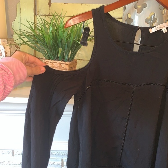 Lovers + Friends REVOLVE Cloud Break Cold Shoulder Black Top Size Medium - Picture 4 of 9